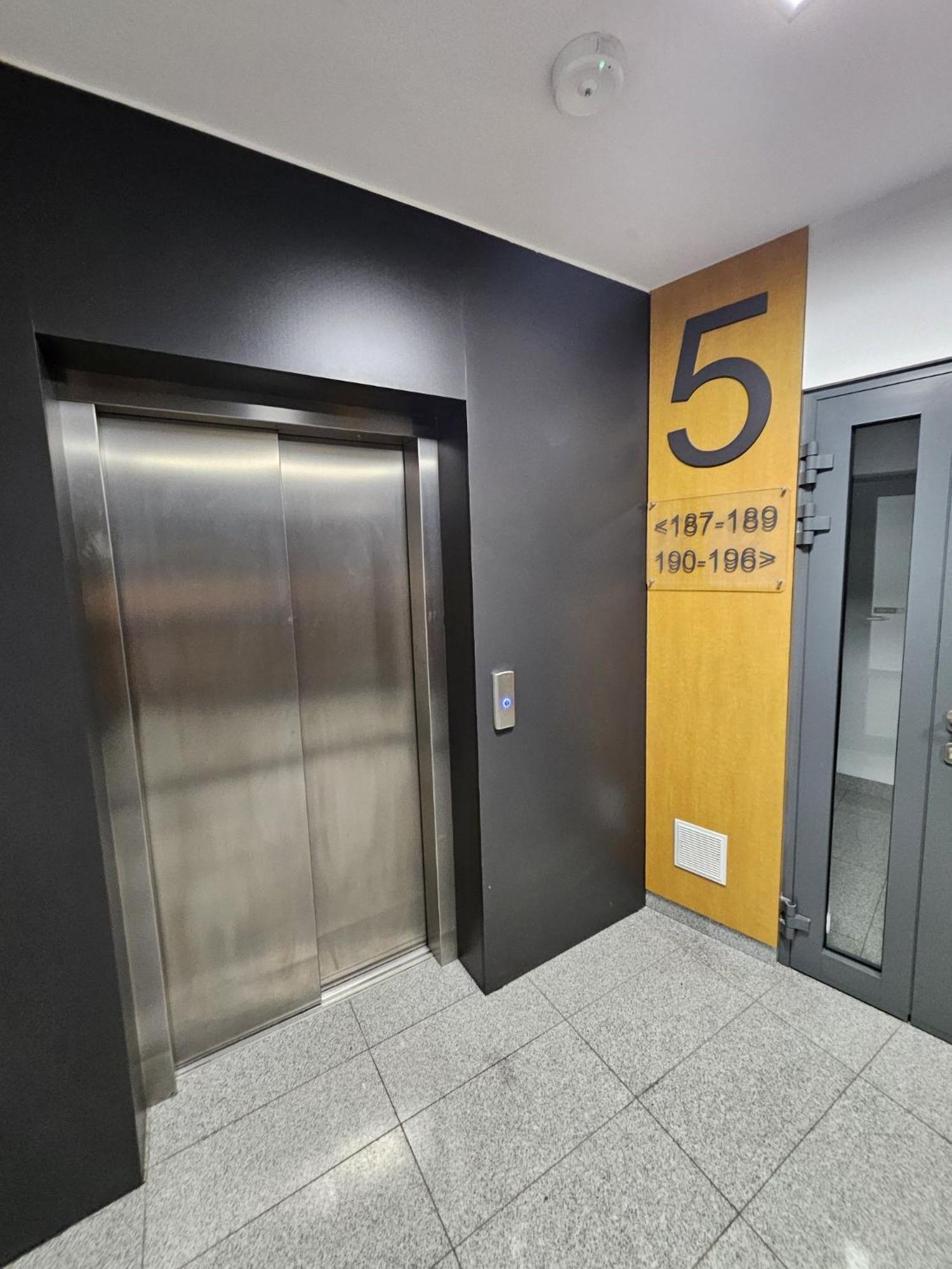 Urban Jungle Apartament Wenus Бялисток Екстериор снимка